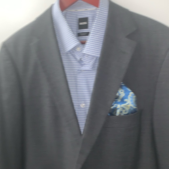 Hugo Boss Size 40R Sports Jacket in very good used condition. 100% Virgin Wool - Picture 3 of 14